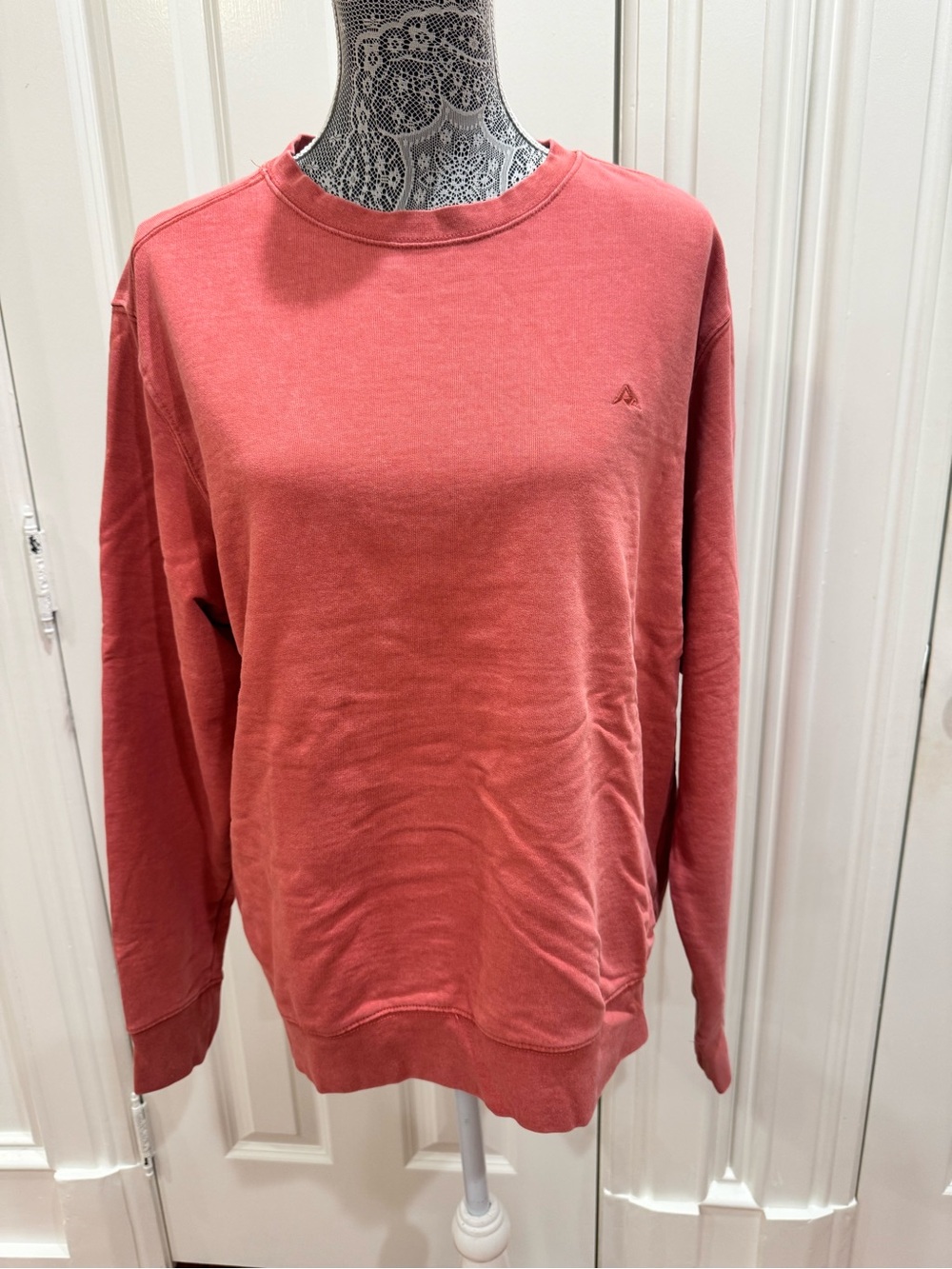 Women's Ridgecut Crewneck Sweatshirt Sz. L
Utility Outdoors Girlhoodcore Active
